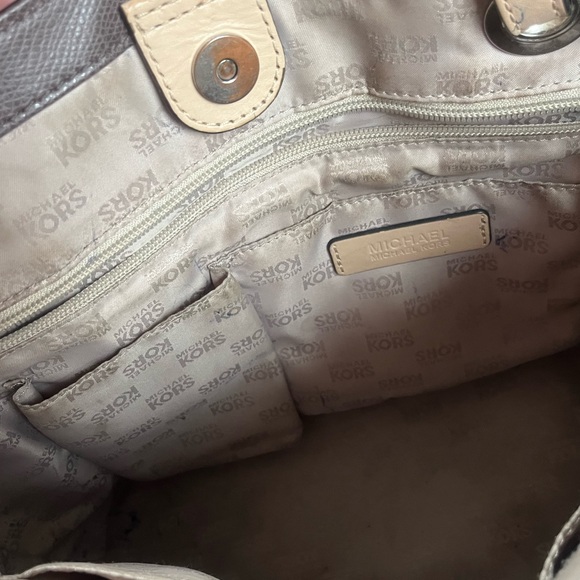 Michael Kors Large Cappuccino Colored Tote Bag with Tan Straps. - Picture 7 of 11